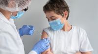 Kinder und Jugendliche von 12 bis 17 Jahren können bald in Impfzentren gegen das Coronavirus geimpft werden.