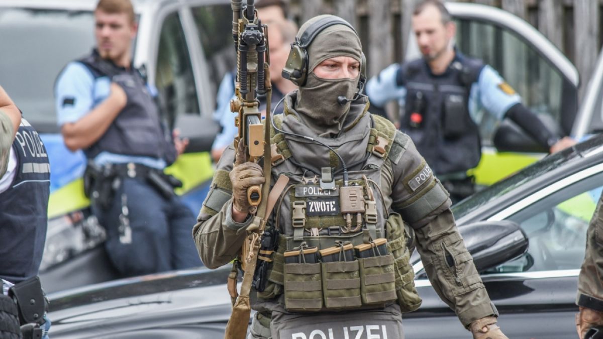 Ein mit einer Axt bewaffneter Mann hat einen Großeinsatz in Schwäbisch Gmünd ausgelöst. (Foto)