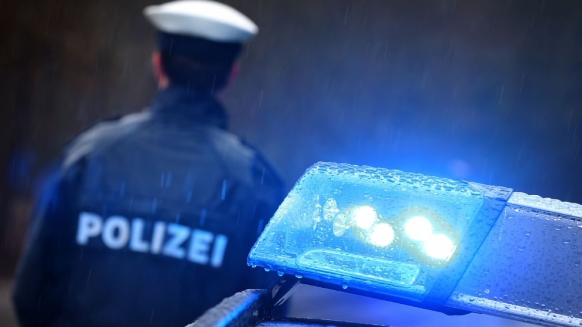 Bei einem Unfall auf der Autobahn A3 bei Helmstadt (Landkreis Würzburg) ist eine 18-jährige Frau getötet worden (Symbolbild). (Foto)