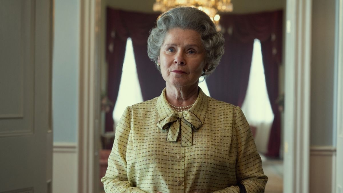 In der fünften Staffel von "The Crown" spielt Imelda Staunton die Rolle von Queen Elizabeth II. (Foto)