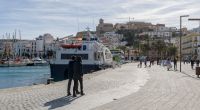 Im Hafen von Ibiza ist ein Mann in einem Schlauchboot von einer Fähne erfasst und geköpft worden (Symbolbild).