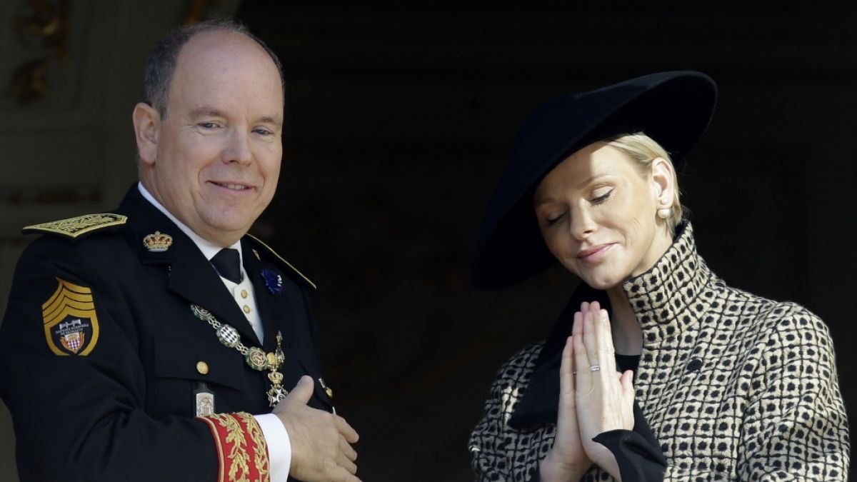 Ist die Ehekrise ausgestanden? Das offizielle Foto des wiedervereinigten monegassischen Fürstenpaares Albert II. und Charlène spricht eine eigene Sprache. (Foto)