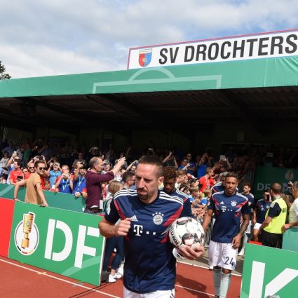 Bei DFB-Pokal-Spielen sind auch mal Bundesliga-Stars zu Gast im Kehdinger Stadion des SV Drochtersen/Assel. Bei DFB-Pokal-Spielen sind auch mal Bundesliga-Stars zu Gast im Kehdinger Stadion des SV Drochtersen/Assel.