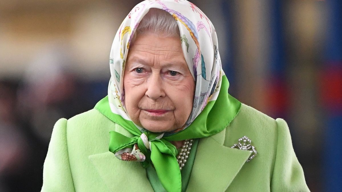 Queen Elizabeth hat genug von Touristen vor ihrer Haustür. (Foto)