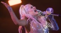 Christina Aguilera lässt im Netz die Hüllen fallen.