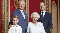 Prinz Charles (l-r, hinten), Prinz von Wales, Prinz William, Herzog von Cambridge, Prinz George (l-r, vorne) und Königen Elizabeth II. stehen nebeneinander.