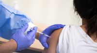 Moderna und weitere Forscher entwickeln gerade eine Kombi-Impfung gegen Corona und Grippe.
