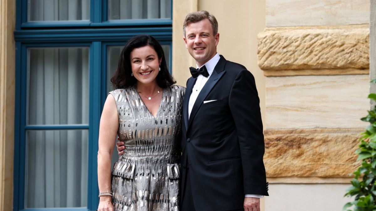 Dorothee Bär mit Mann Oliver Bär bei den "Richard-Wagner-Festspielen" 2021. (Foto)