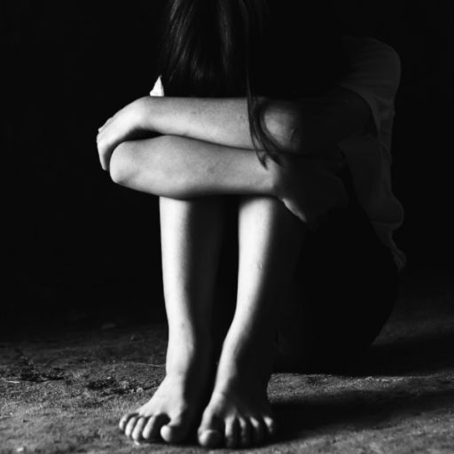 Teenager lockt Mädchen (6) in Park von Familie weg und missbraucht es
