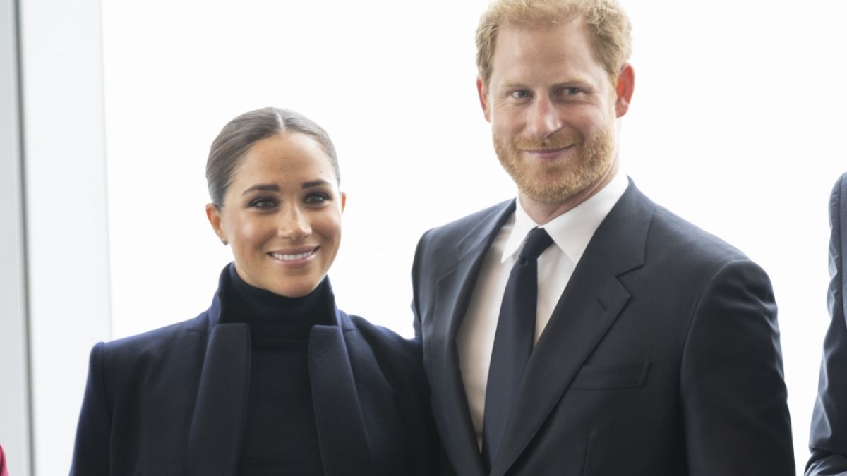 Ob Meghan Markle und Prinz Harry bei der Lektüre der aktuellen Royals-News noch zum Lächeln zumute wäre? (Foto)