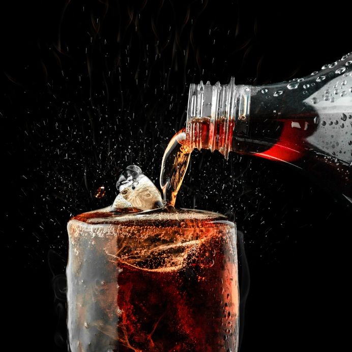 Mann (22) trinkt 1,5 Liter Cola auf Ex und stirbt qualvoll