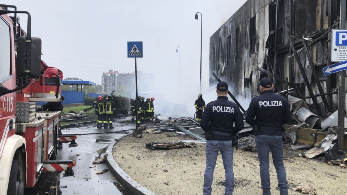 Bei dem Absturz eines Kleinflugzeuges in Mailand sind acht Personen ums Leben gekommen, darunter ein Kind und ein 68-jähriger Milliardär. (Foto)
