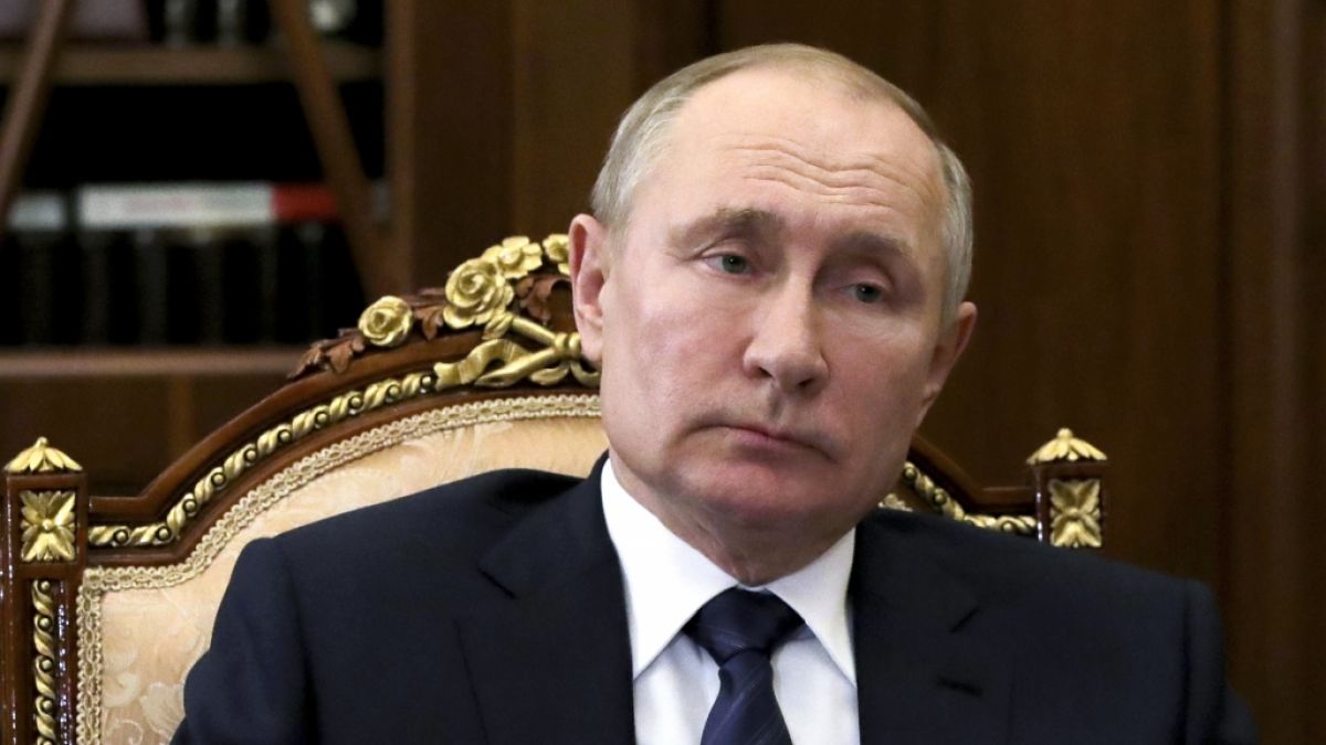 Wladimir Putin will zwei U-Boote bergen lassen und schürt so Angst vor einer radioaktiven Katastrophe. (Foto)