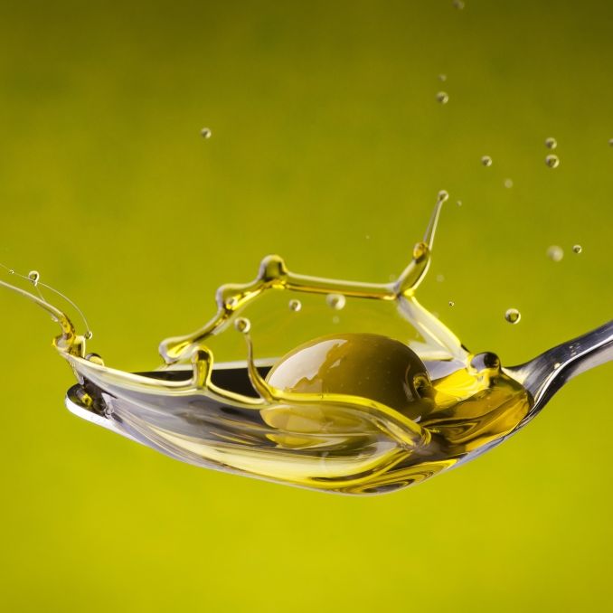 Mit Weichmachern belastet! DIESES Olivenöl fällt durch Test
