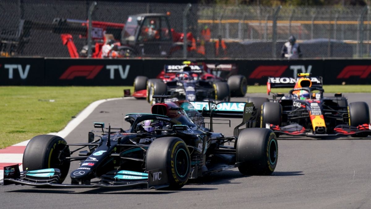 Formel 1 heute in Brasilien Formel-1-Pilot Hamilton bezwingt Verstappen in São Paulo news.de