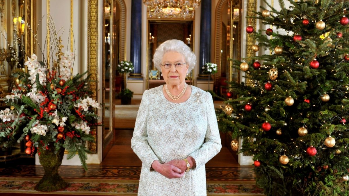 Weihnachten ist für Queen Elizabeth II. nicht nur ein Fest der Familie, sondern auch der Traditionen - selbst wenn diese bisweilen bizarr ausfallen. (Foto)