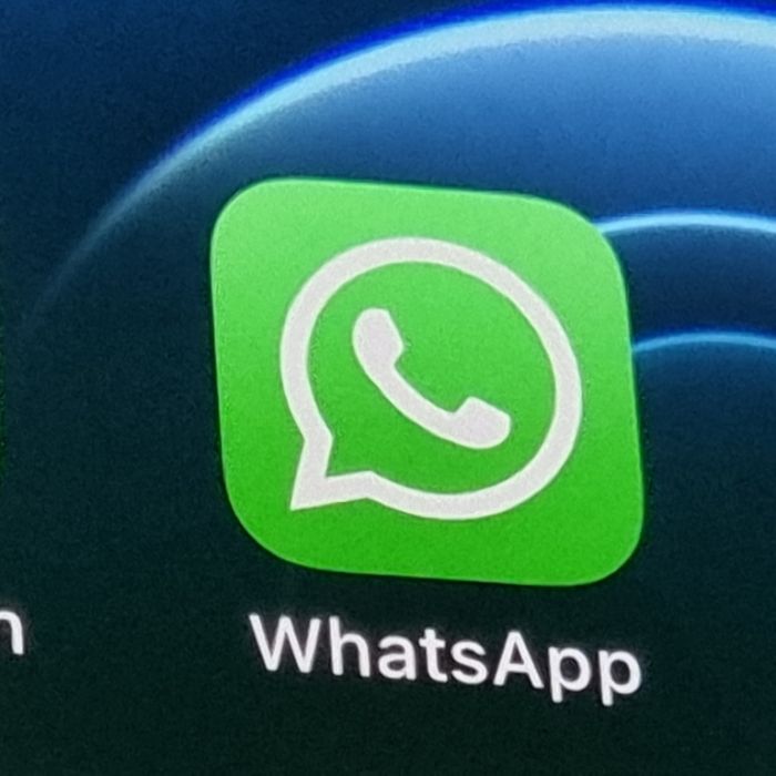Mit einigen Nachrichten können sich Nutzer:innen auf WhatsApp strafbar machen. (Foto)