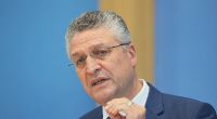 RKI-Chef Lothar Wieler warnt mit einem eindringlichen Appell vor einer dramatischen Corona-Lage, wenn die Politik nicht schnellstens härtere Maßnahmen beschließt.
