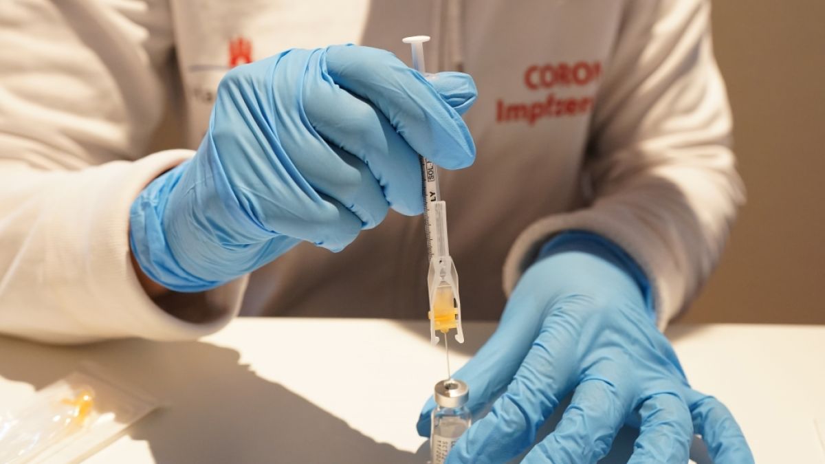 Die Corona-Schock-News am Wochenende: Eine Frau "stirbt" achtmal, nachdem sie sich geweigert hatte, sich gegen das Coronavirus impfen zu lassen. (Foto)