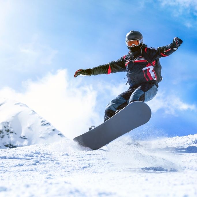Er fuhr ohne Helm! Snowboard-Star stirbt Unfall-Tod