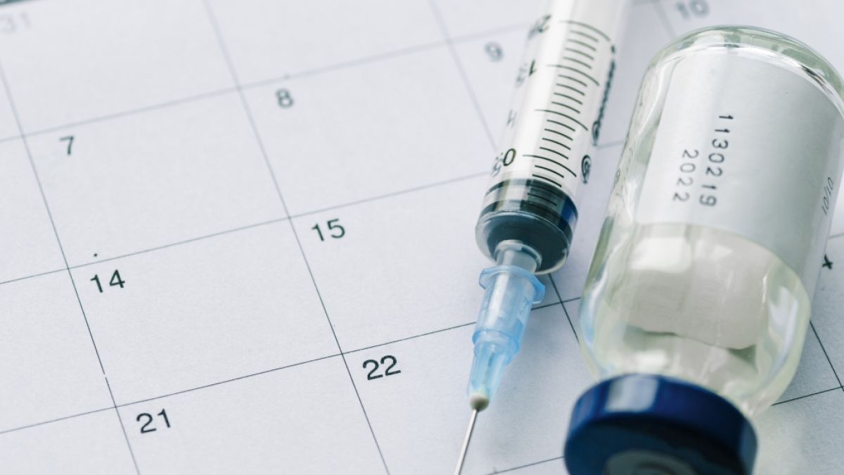 Doch keine fünf bis sechs Monate? Einer neuen Studie aus Israel zufolge hält der Impfschutz der Corona-Impfungen viel kürzer als gedacht. (Foto)