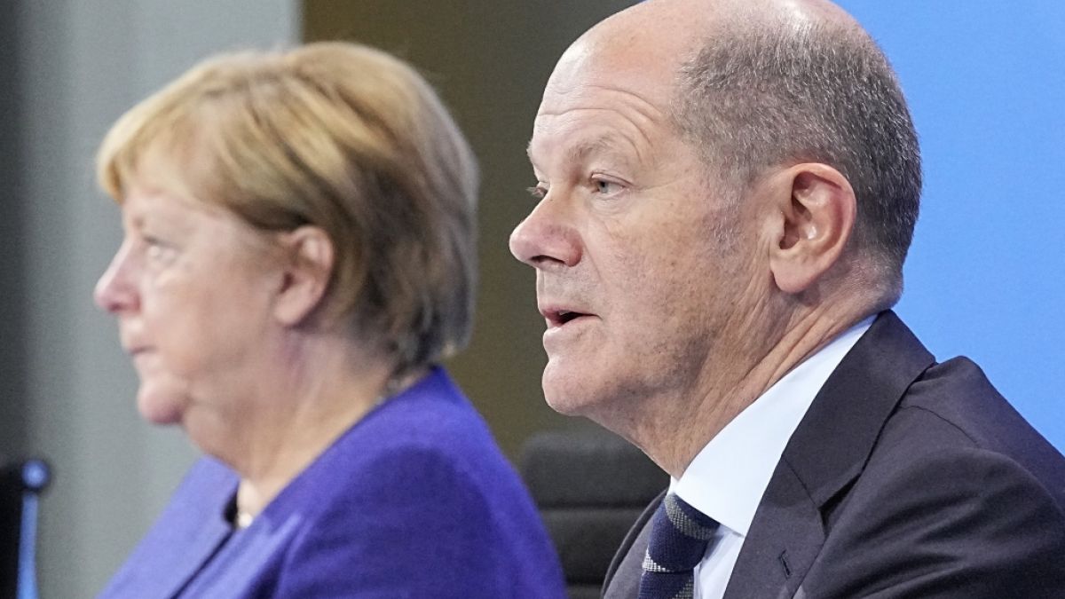 Angela Merkel und Olaf Scholz berieten am Dienstag beim Corona-Gipfel über das weitere Vorgehen in der Corona-Krise. (Foto)