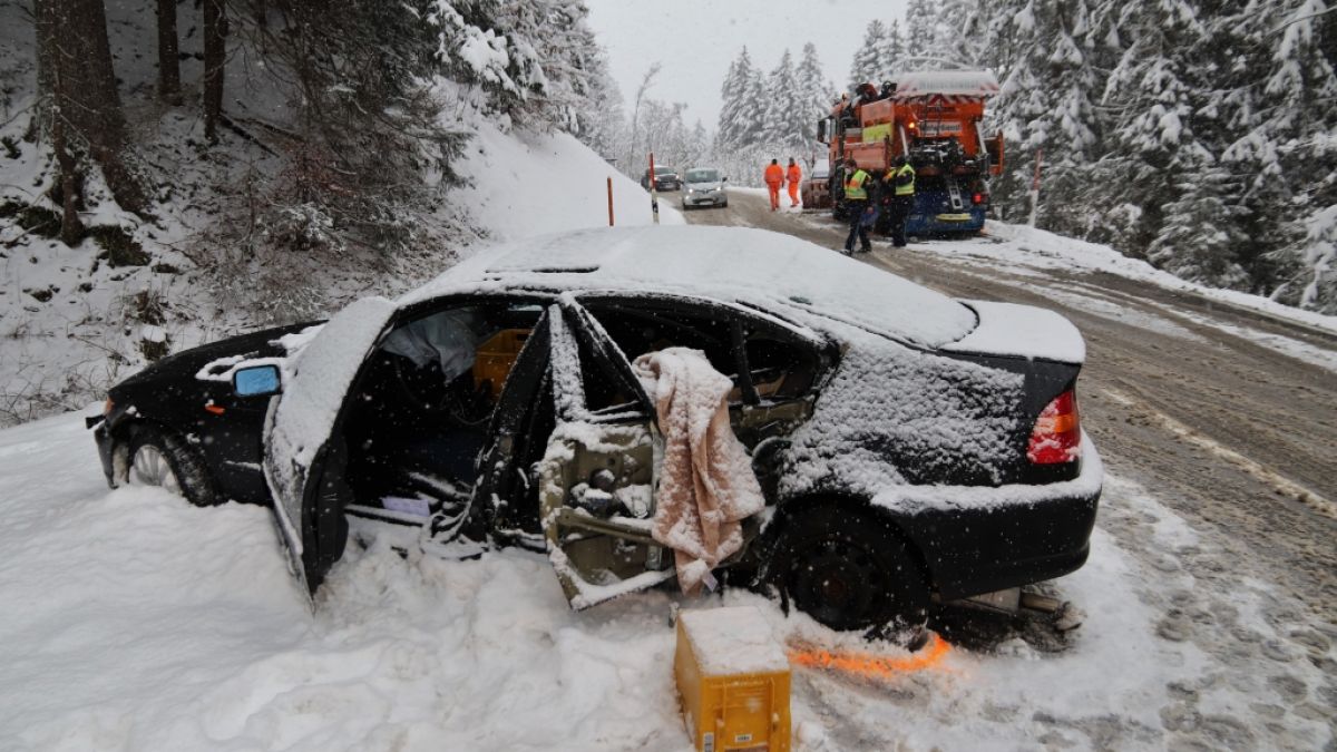 Winterwetter und Straßenglätte sorgten im Süden Deutschlands wie hier in Oberstdorf für zahlreiche Unfälle mit Verletzten. (Foto)