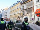 Vermutlich wegen einer Explosion oder einer Verpuffung ist die Fassade eines Wohnhauses im Hamburger Stadtteil Ottensen fast komplett eingestürzt. (Foto)