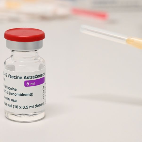 Ursache für Blutgerinnsel enthüllt! Experten finden Auslöser im Astrazeneca-Impfstoff