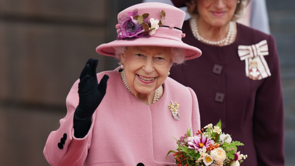 Die Queen in den Royal-News: Bei einem Staatsbankett schickte Queen Elizabeth II. ihren Gast nach Hause. (Foto)