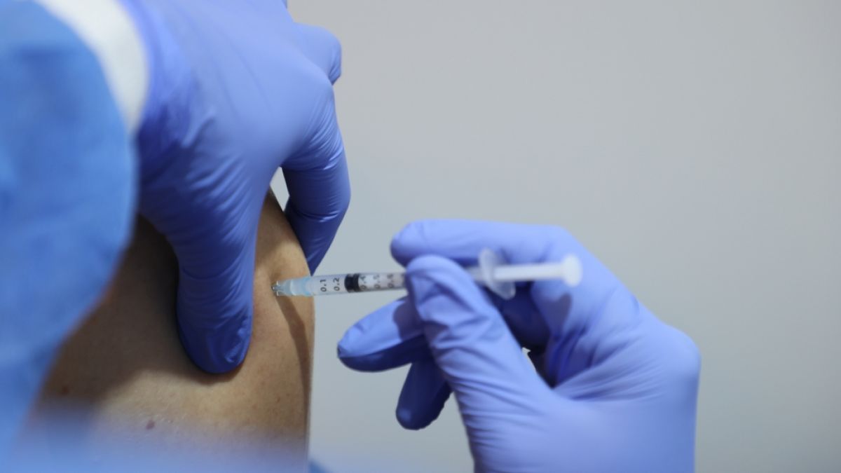 Virologen fanden heraus, dass die Impfstoffwirkung durch die Omikron-Variante abnimmt. (Foto)