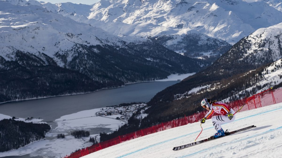 Wer hat beim Super-G der Damen in St. Moritz beim Ski alpin Weltcup 2021/22 die Nase vorn? (Foto)