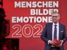 Günther Jauch machte mit seinem Jahresrückblick "Menschen, Bilder, Emotionen" den Anfang im Reigen der TV-Retrospektiven zum Jahr 2021. (Foto)