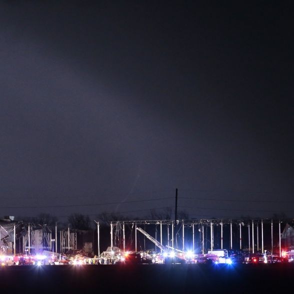 Mehr als 100 Tote befürchtet! 24 Tornados in NUR einer Nacht