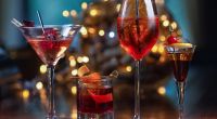 Hoch die Tassen! Zu Silvester darf's neben Champagner auch mal ein ausgefallener Cocktail sein, der das neue Jahr einläutet.