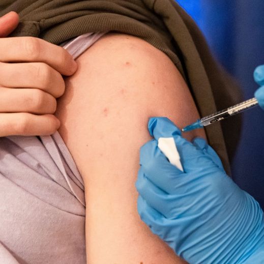 Corona-Ausbruch durch Ratten? TV-Star verweigert die Impfung und stirbt