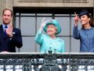 Die Queen hat Prinz William gebeten, künftig nicht mehr gemeinsam mit seiner Ehefrau Kate Middleton und den Kindern zu fliegen. (Foto)
