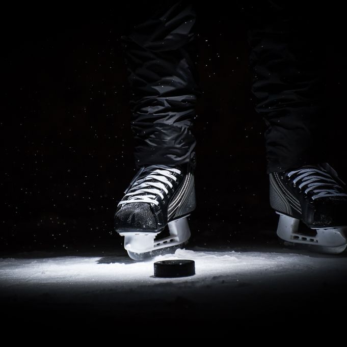 Mit nur 18 Jahren! Eishockey-Talent stirbt nach Sturz-Drama