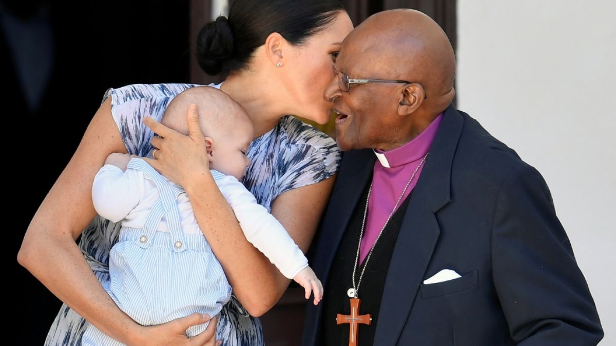 Meghan und ihr Sohn Archie begrüßten Desmond Tutu, Erzbischof von Kapstadt und Friedensnobelpreisträger, bei einem Besuch in der Desmond  Leah Tutu Legacy Foundation. (Foto)