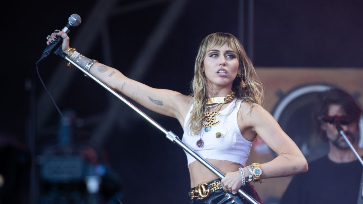 Miley Cyrus brachte ihre Fans auf Instagram mit einem Höschen-Blitzer aus dem Konzept. (Foto)