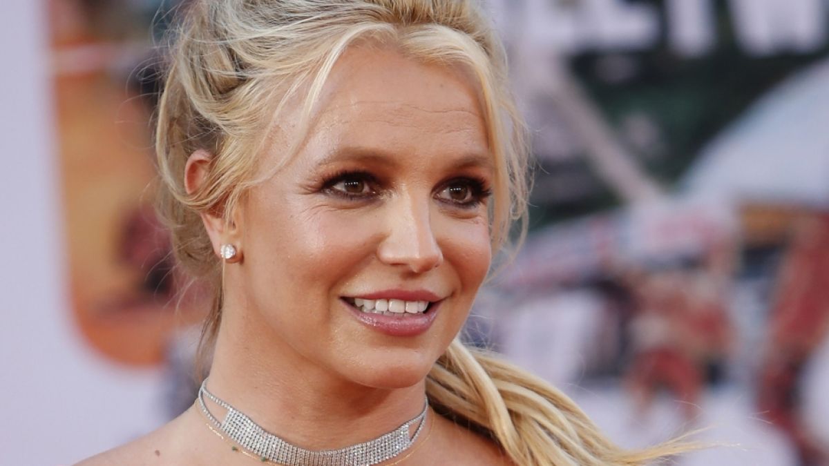 Britney Spears hat sich schon wieder entblättert. (Foto)
