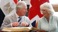 Prinz Charles würde seiner Ehefrau Camilla gern einen großen Wunsch erfüllen - doch Experten warnen den Thronfolger davor, die Entscheidung übers Knie zu brechen.