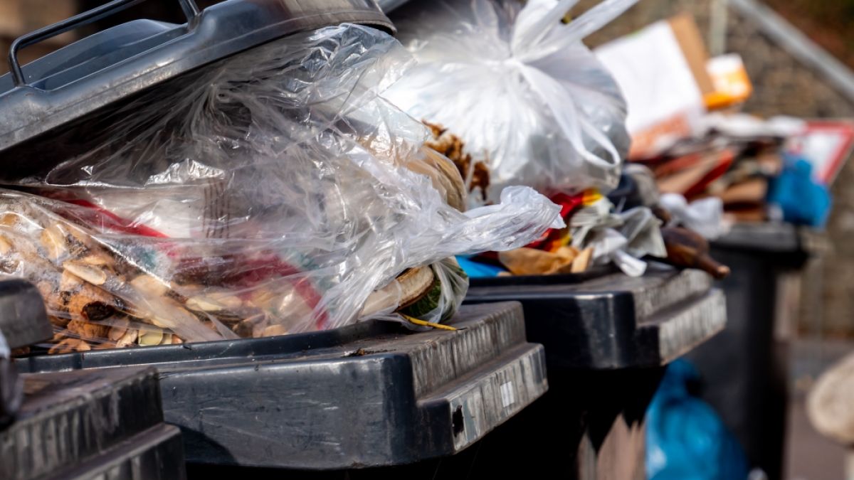 Herzlos wie Müll entsorgt: Ein neugeborenes Baby wurde im US-Bundesstaat New Mexiko in einem Abfallcontainer entdeckt (Symbolbild). (Foto)