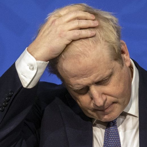 Rücktritt gefordert! Party-Boris lud im Lockdown jeden Freitag zum Alk-Treff