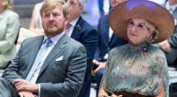 König Willem-Alexander und Königin Maxima der Niederlande müssen aufgrund eines Rassismus-Skandals auf ein anderes Fortbewegungsmittel ausweichen: Die prunkvolle Kutsche des Königshauses ist derzeit tabu.