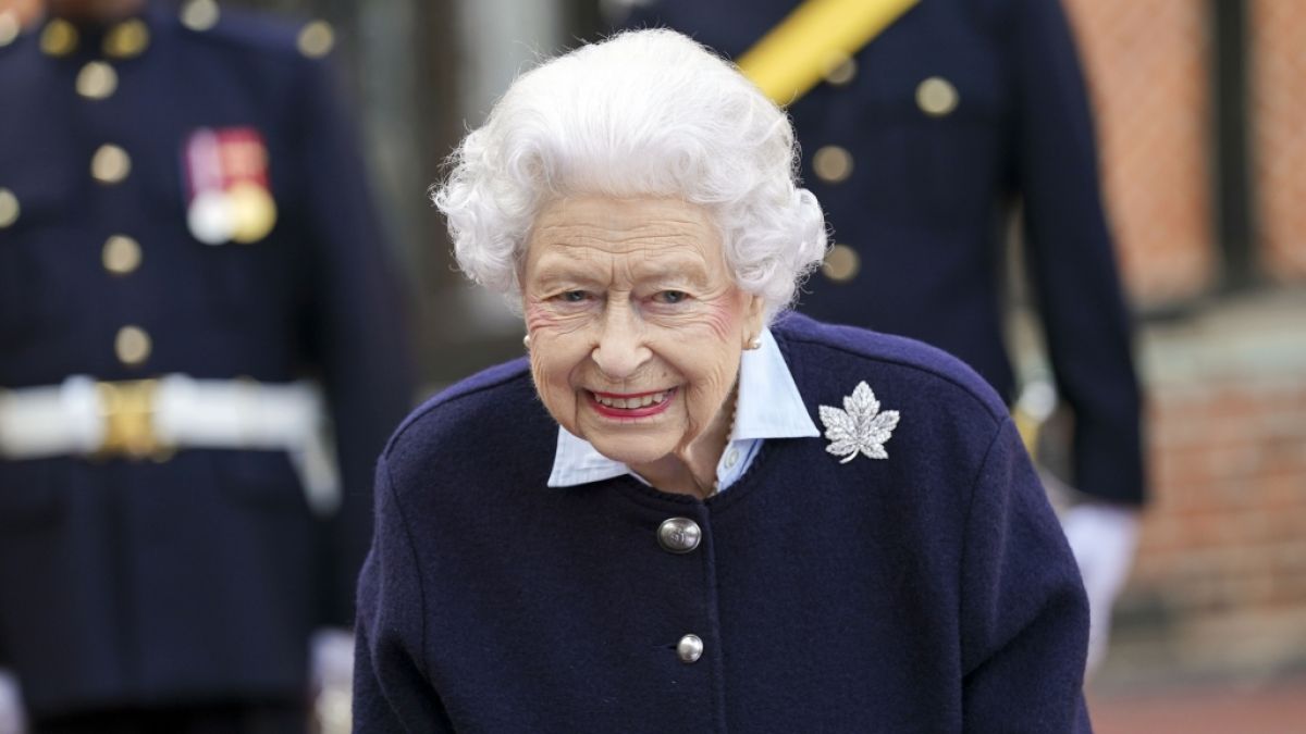 Queen Elizabeth II. zeigte sich jetzt mit Cocker Spaniel Lissy. (Foto)