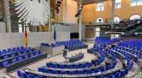 Die Genesenen-Nachweise von Politiker:innen im Bundestag sind weiterhin sechs Monate gültig.