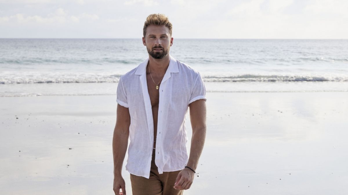 "Der Bachelor" Dominik Stuckmann verteilt ab 26. Januar 22 in Mexiko Rosen auf RTL und RTL+ (Foto)