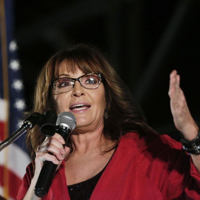 Sarah Palin isst nach positivem Covid-Test in Restaurant