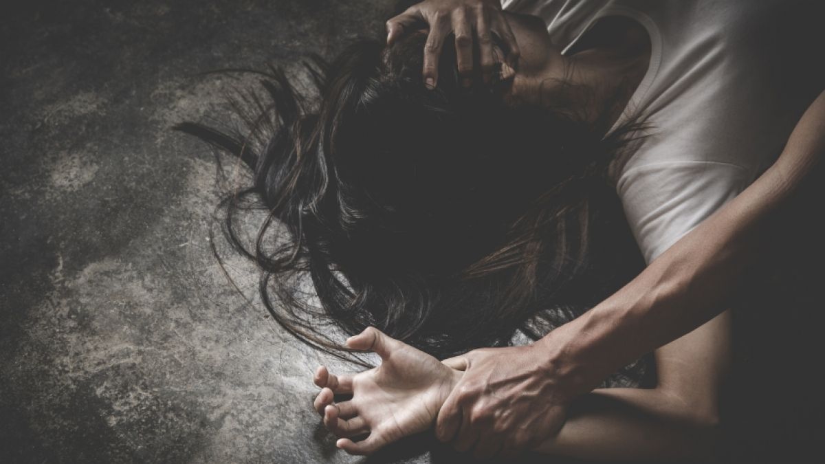 Eine Frau wurde Opfer einer grausamen Gruppen-Vergewaltigung. (Foto)